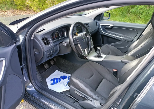 Volvo S60 cena 109000 przebieg: 92000, rok produkcji 2019 z Rzeszów małe 79